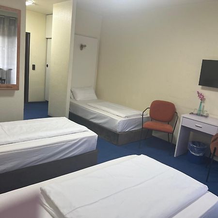 Hotel Am Flughafen โคโลญ ภายนอก รูปภาพ